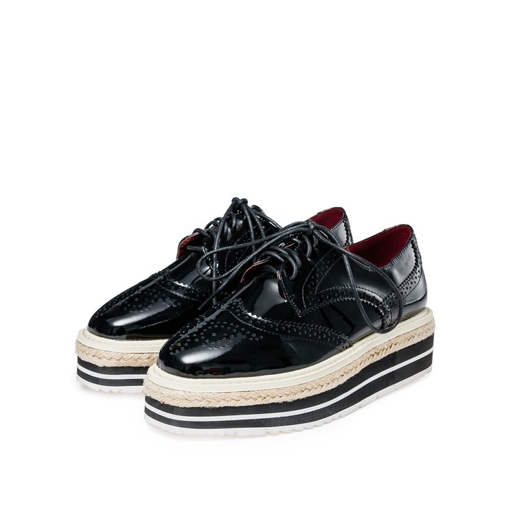 Fashion Flat Shoes with Lace-Up and Platform Sole